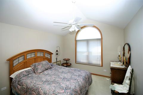267 Hillcrest Ln, Steger, IL 60475 photo 10