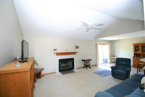 267 Hillcrest Ln, Steger, IL 60475 photo 4