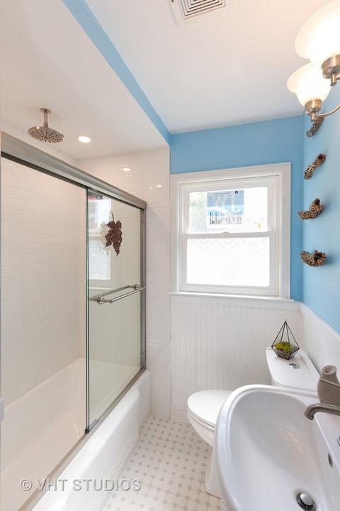 520 Adams St, Elgin, IL 60123 photo 8