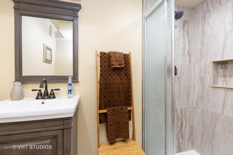 520 Adams St, Elgin, IL 60123 photo 11