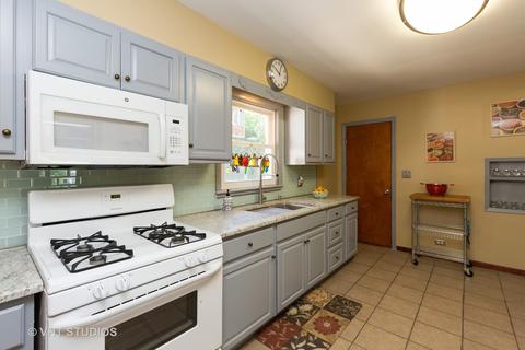 520 Adams St, Elgin, IL 60123 photo 4