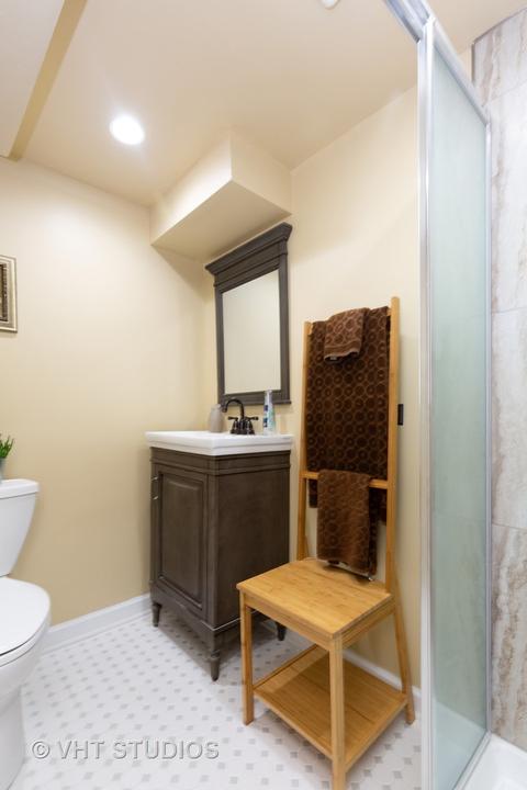 520 Adams St, Elgin, IL 60123 photo 10
