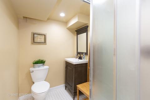 520 Adams St, Elgin, IL 60123 photo 9