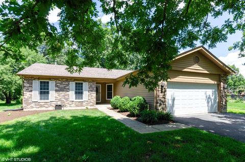 1150 Maplewood Ln, Algonquin, IL 60102 photo 1