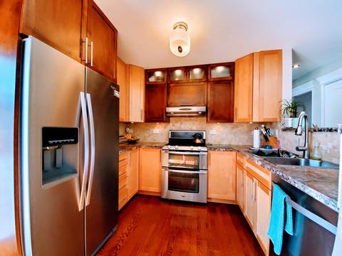 8854 Olympic Dr, Bridgeview, IL 60455 photo 4