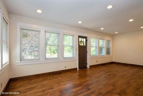 112 Park St, Algonquin, IL 60102 photo 2