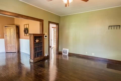 8 Dodge Ave, Danville, IL 61832 photo 3