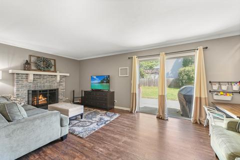 750 W Appletree Ln, Bartlett, IL 60103 photo 9
