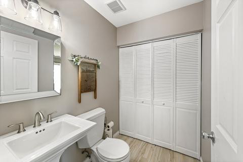 750 W Appletree Ln, Bartlett, IL 60103 photo 8