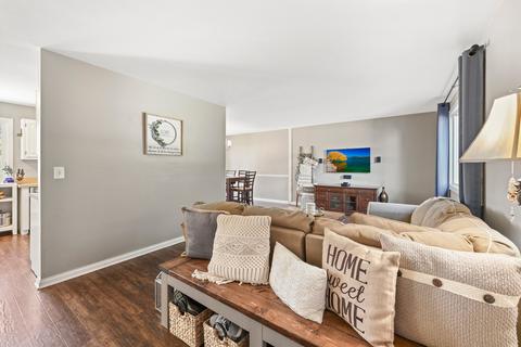 750 W Appletree Ln, Bartlett, IL 60103 photo 4