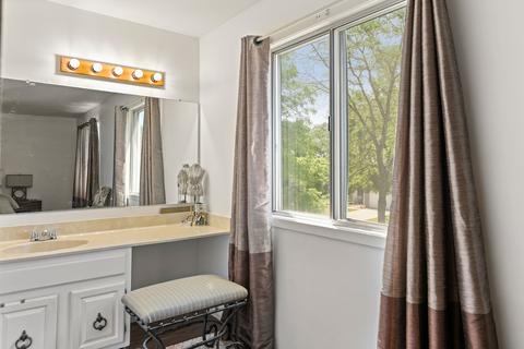750 W Appletree Ln, Bartlett, IL 60103 photo 14