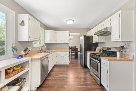 750 W Appletree Ln, Bartlett, IL 60103 photo 7