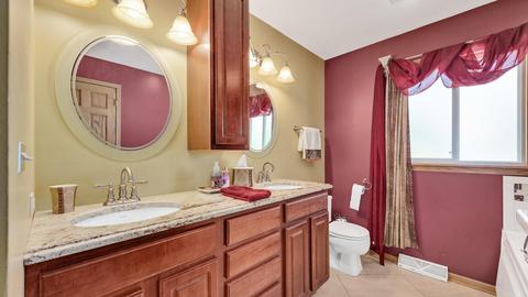 635 N Highview Ave, Addison, IL 60101 photo 12