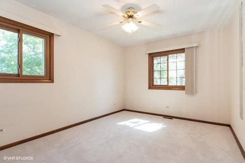 814 Kings Point Dr E, Addison, IL 60101 photo 8