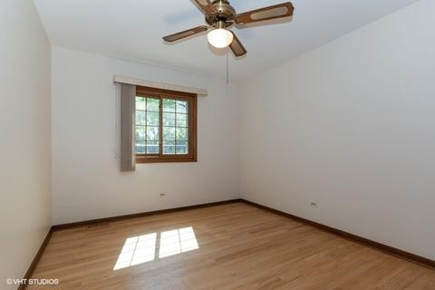 814 Kings Point Dr E, Addison, IL 60101 photo 9