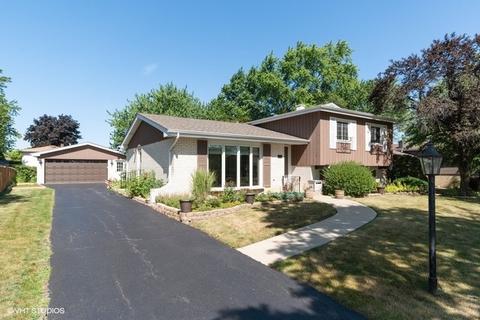 814 Kings Point Dr E, Addison, IL 60101 photo 1