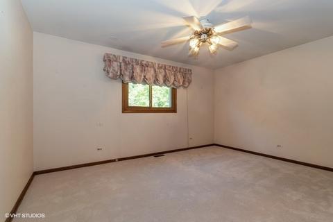 814 Kings Point Dr E, Addison, IL 60101 photo 7