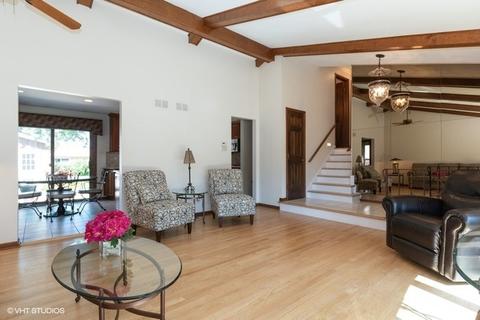 814 Kings Point Dr E, Addison, IL 60101 photo 4