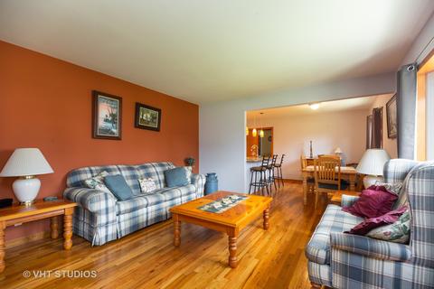 385 Alpine Ln, Hoffman Estates, IL 60169 photo 2