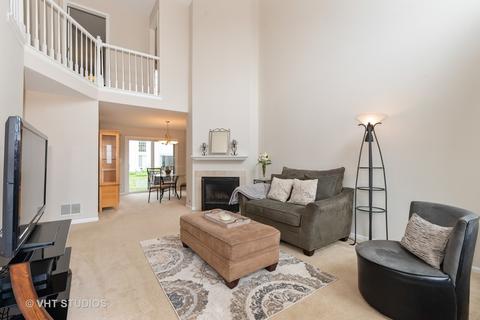 1120 Longford Rd, Bartlett, IL 60103 photo 2