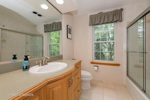 2011 Greensboro Dr, Wheaton, IL 60189 photo 20