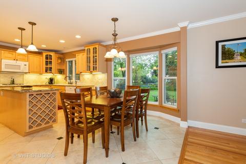 2011 Greensboro Dr, Wheaton, IL 60189 photo 7