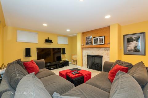 2011 Greensboro Dr, Wheaton, IL 60189 photo 16
