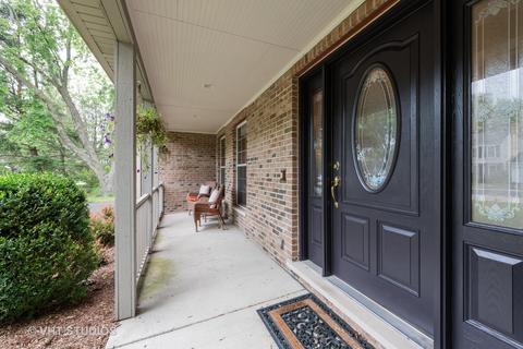 2011 Greensboro Dr, Wheaton, IL 60189 photo 22