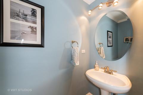 2011 Greensboro Dr, Wheaton, IL 60189 photo 21