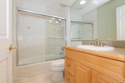 2011 Greensboro Dr, Wheaton, IL 60189 photo 12