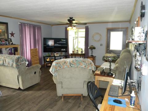 120 E Ash St, Watseka, IL 60970 photo 5
