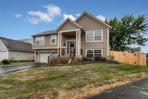360 Bravo Ct, Bartlett, IL 60103 photo 4