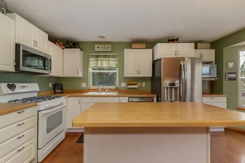 9592 Wolf Hill Rd, Bloomington, IL 61705 photo 8
