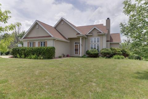 9592 Wolf Hill Rd, Bloomington, IL 61705 photo 2