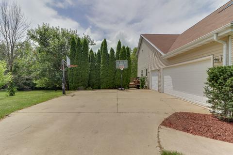 9592 Wolf Hill Rd, Bloomington, IL 61705 photo 3