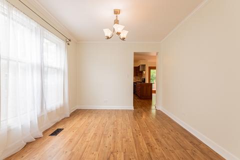 4250 Forest Glen Dr, Hoffman Estates, IL 60192 photo 5