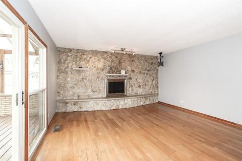 750 Ashley Ct, Hoffman Estates, IL 60169 photo 9