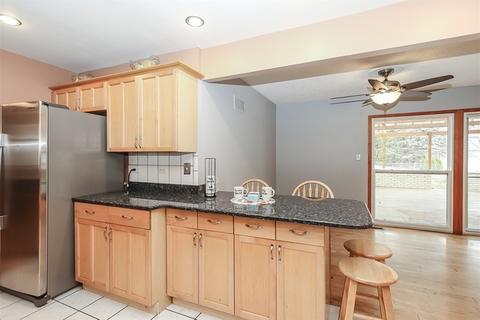 750 Ashley Ct, Hoffman Estates, IL 60169 photo 5