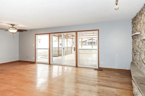 750 Ashley Ct, Hoffman Estates, IL 60169 photo 8