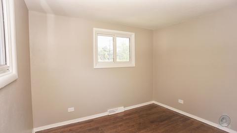 126 E Keith Ave, Waukegan, IL 60085 photo 11