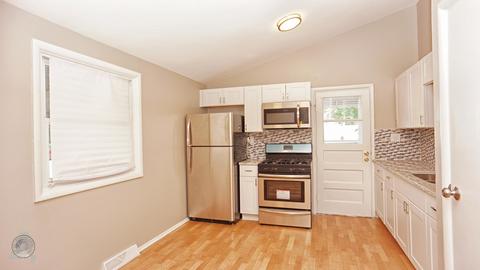 126 E Keith Ave, Waukegan, IL 60085 photo 3