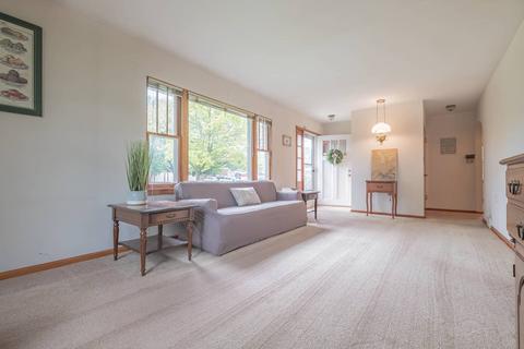 520 Terry Ave, Aurora, IL 60506 photo 3