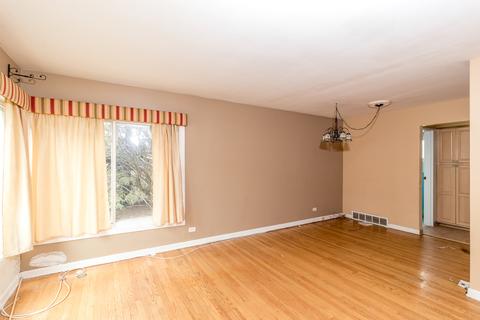 630 E Shabonee Trl, Mount Prospect, IL 60056 photo 5