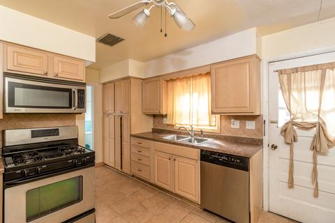 630 E Shabonee Trl, Mount Prospect, IL 60056 photo 7