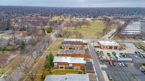 630 E Shabonee Trl, Mount Prospect, IL 60056 photo 16