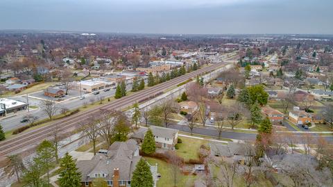630 E Shabonee Trl, Mount Prospect, IL 60056 photo 17