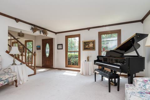 945 E Benton Ave, Naperville, IL 60540 photo 2