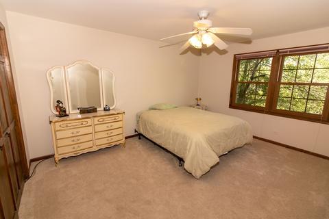 945 E Benton Ave, Naperville, IL 60540 photo 9