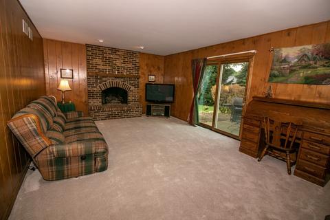 945 E Benton Ave, Naperville, IL 60540 photo 4