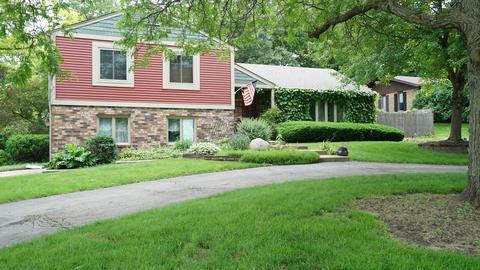 205 Oakmont Dr, Elgin, IL 60123 photo 1
